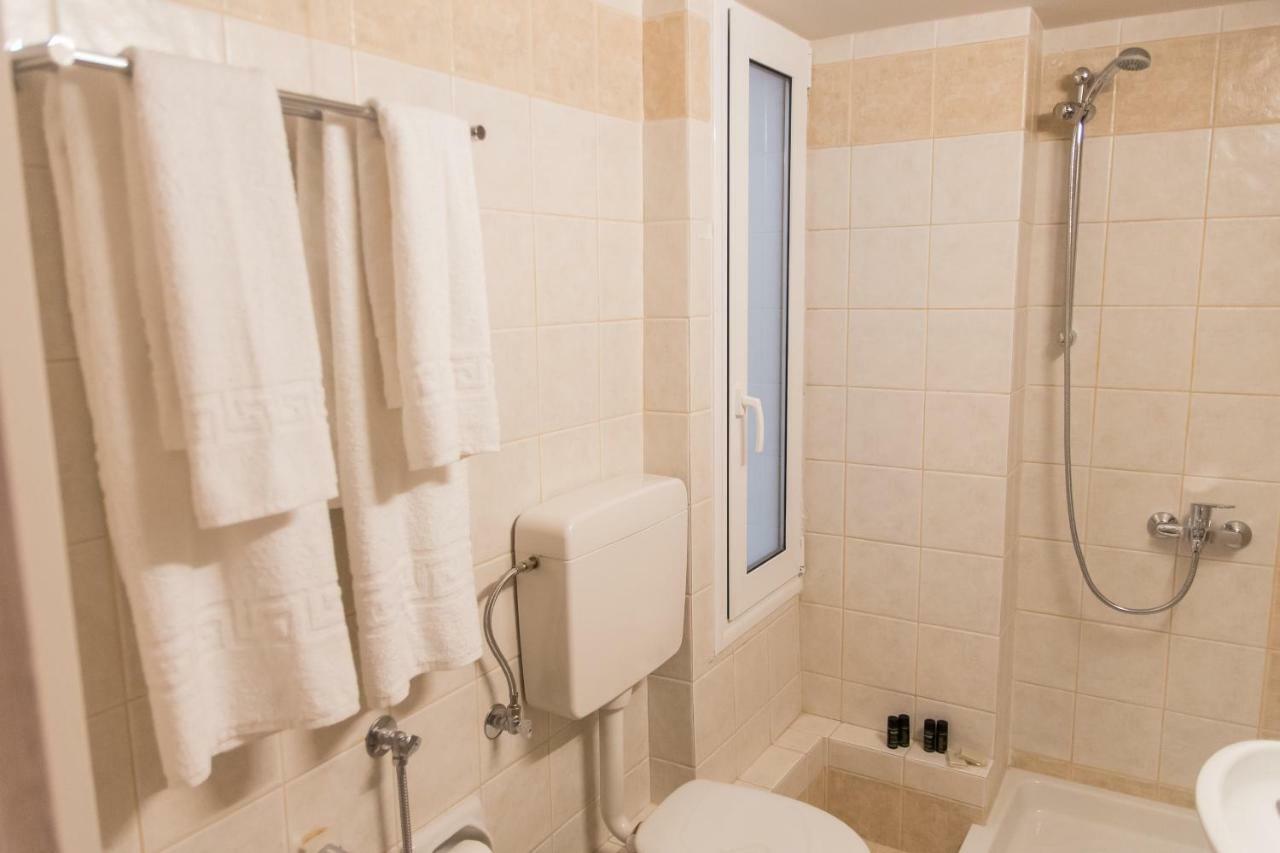 Quality Home In Athena Bagian luar foto
