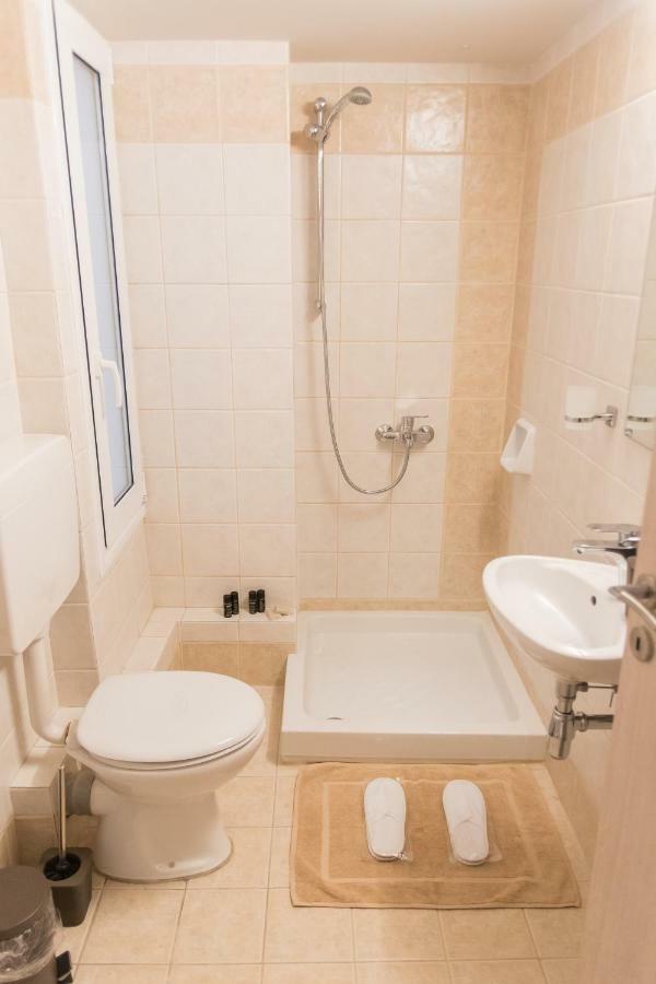 Quality Home In Athena Bagian luar foto