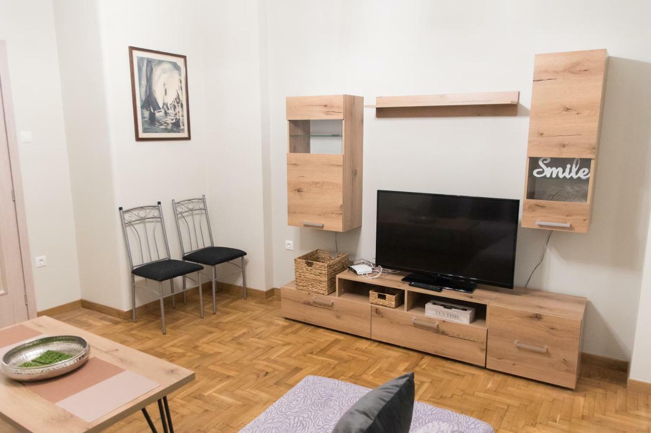 Quality Home In Athena Bagian luar foto